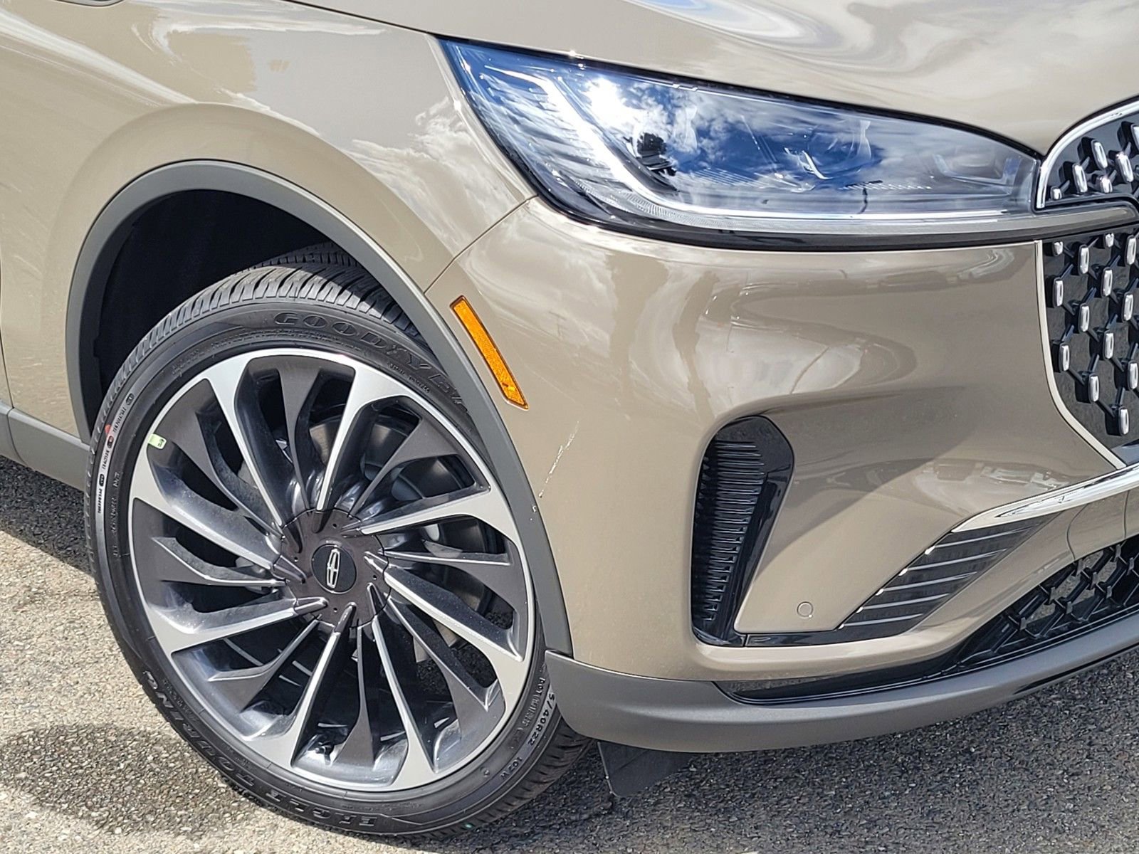 New 2025 Lincoln Aviator Reserve w/ Equipment Group 201A image 6