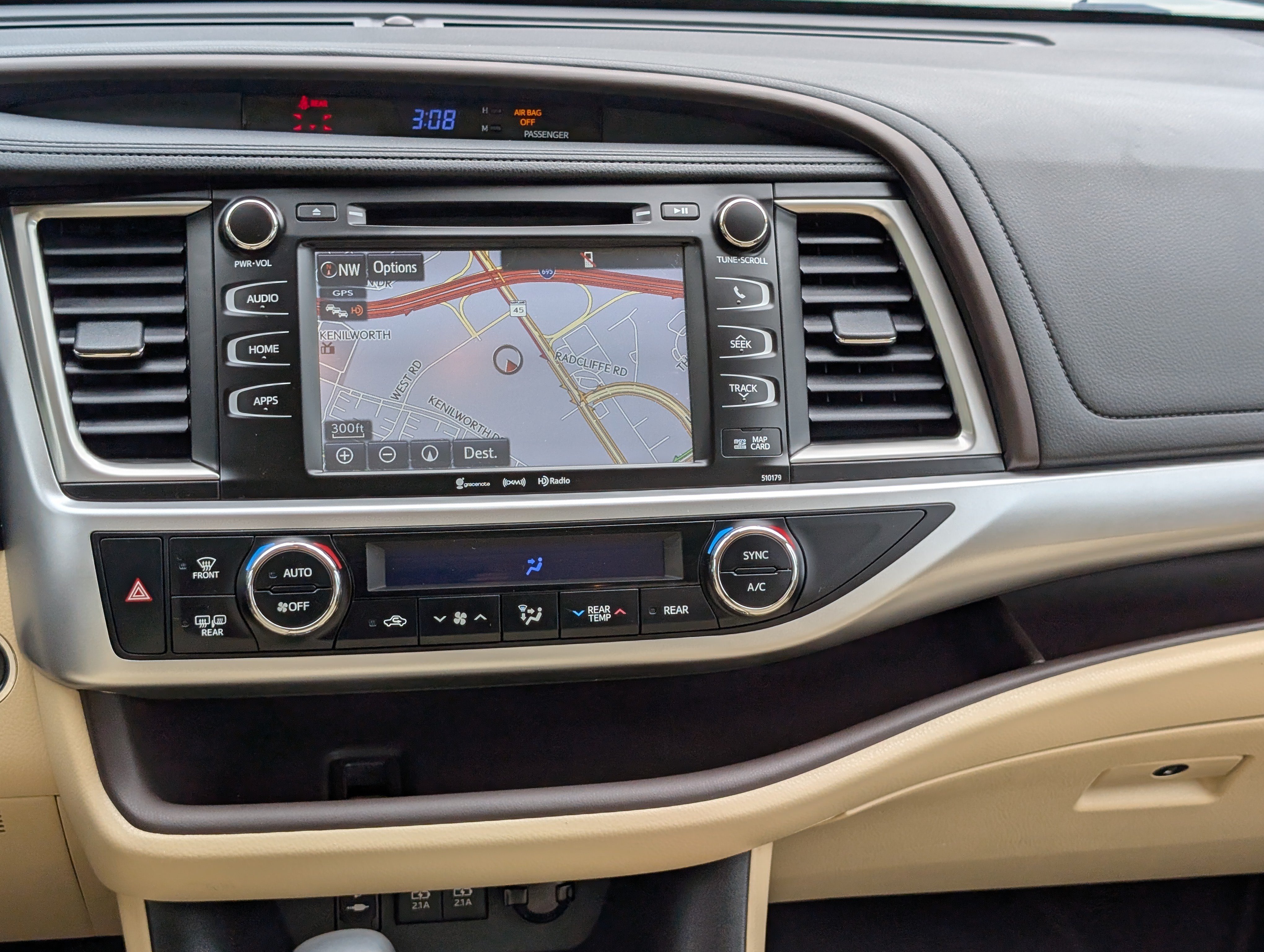 Used 2017 Toyota Highlander XLE AWD/4WD image 19
