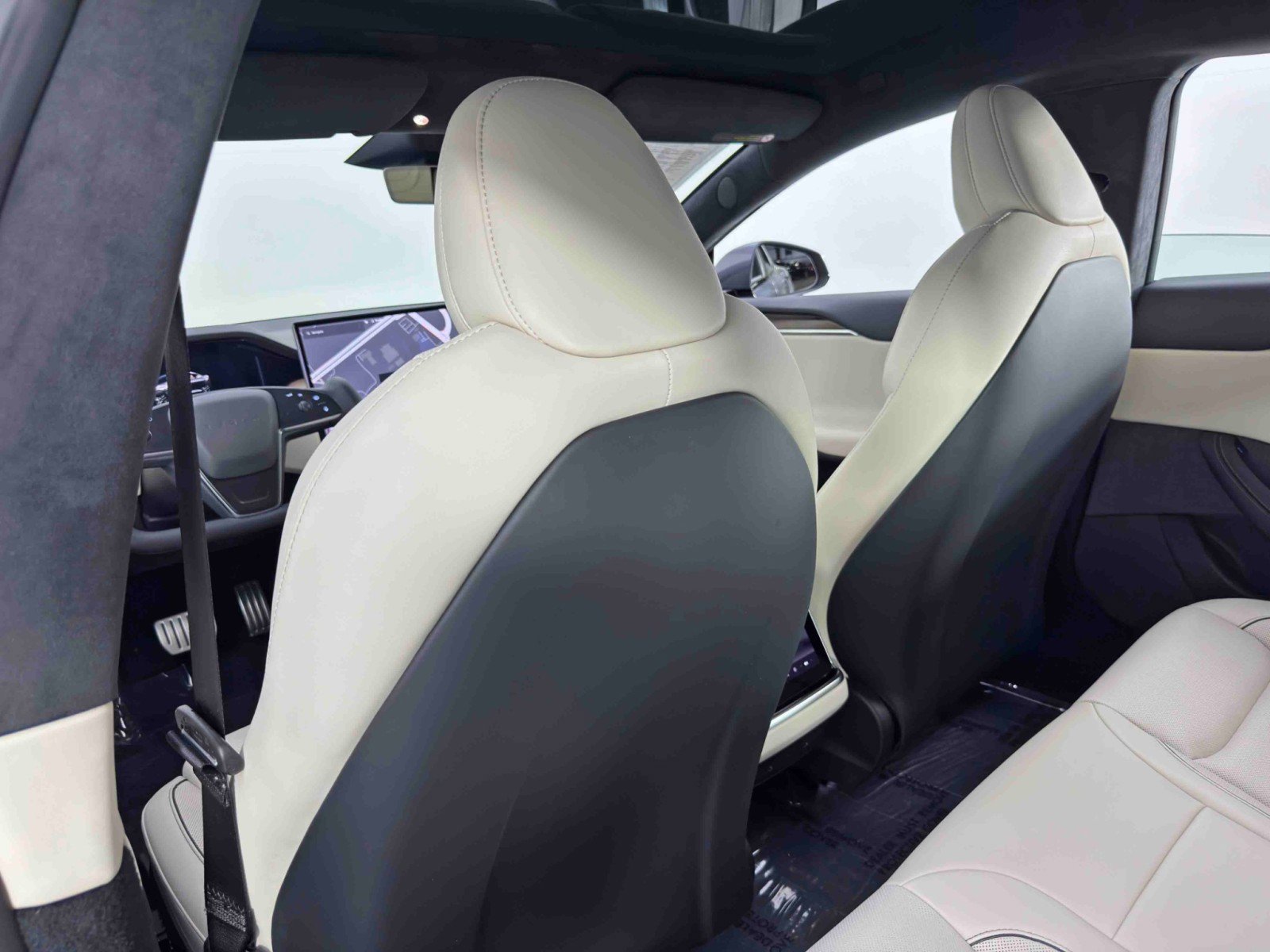 Used 2021 Tesla Model S Plaid image 34