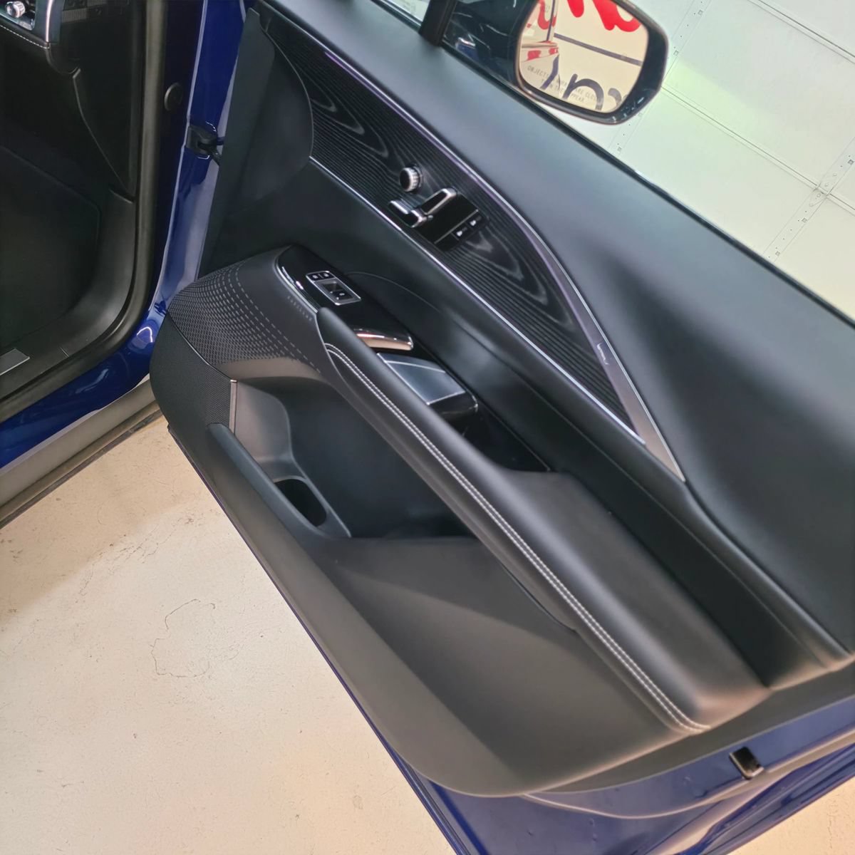 Used 2024 Cadillac Lyriq Luxury RWD image 20