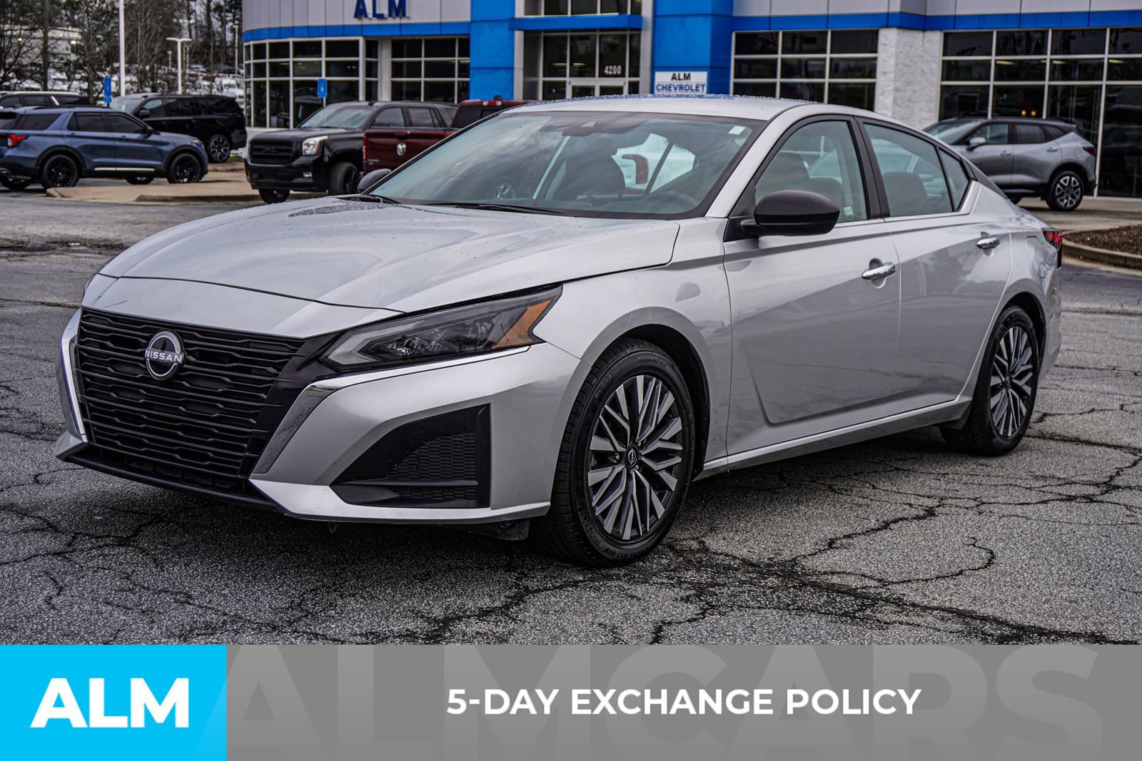 Used 2024 Nissan Altima 2.5 SV image 5