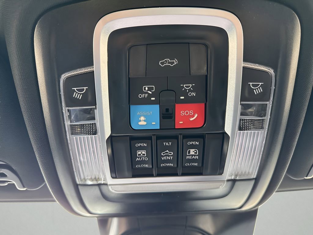 New 2026 RAM 2500 Laramie AWD/4WD image 39