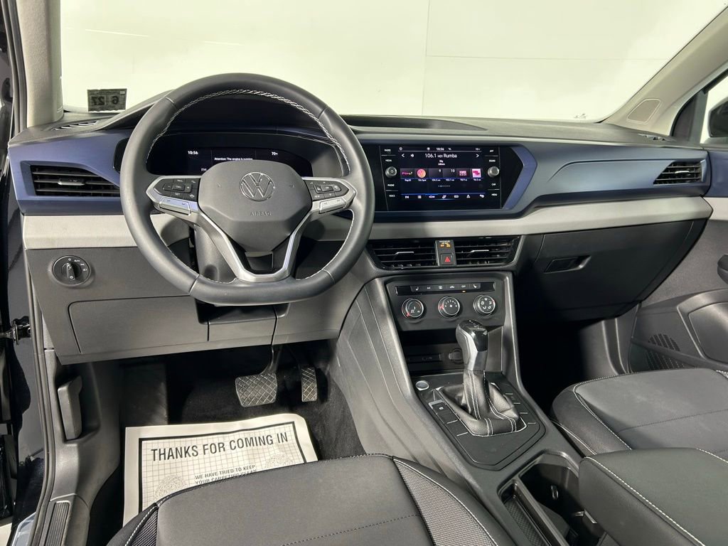 Used 2022 Volkswagen Taos SE w/ Panoramic Sunroof Package FWD image 16