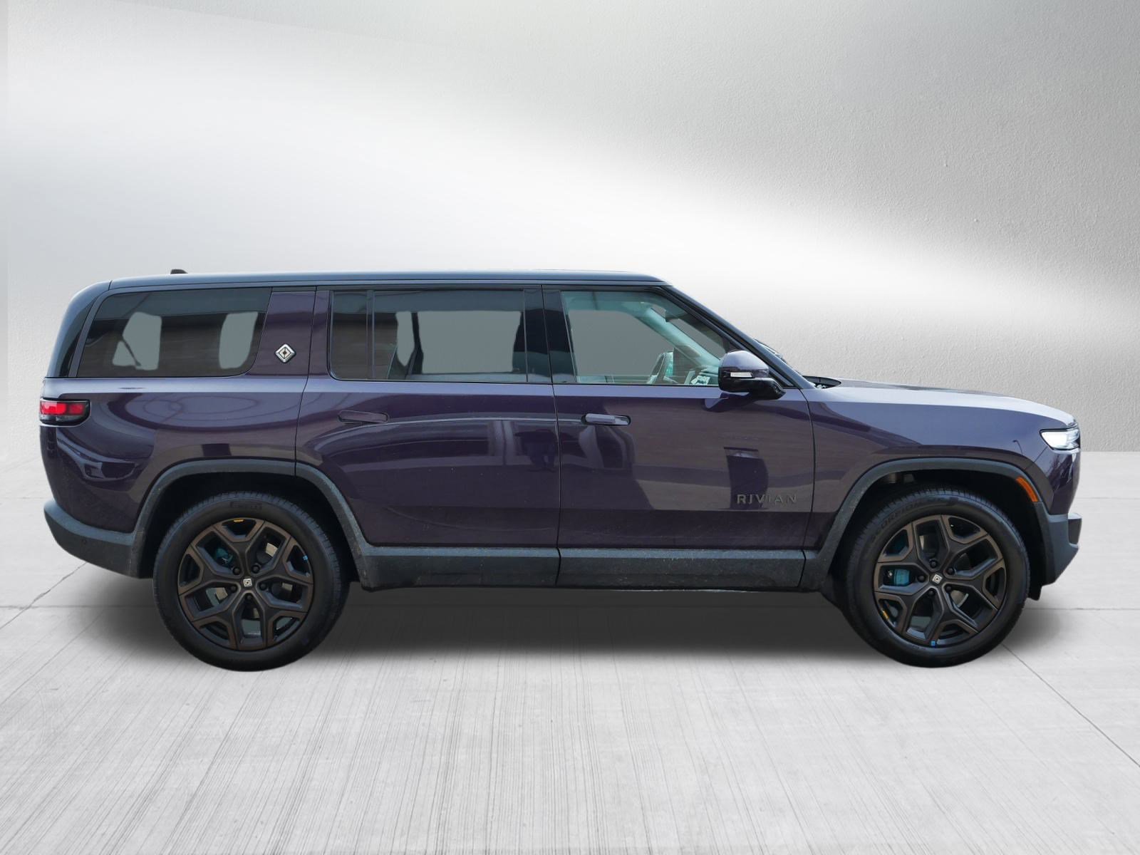Used 2026 Rivian R1S Premium image 8