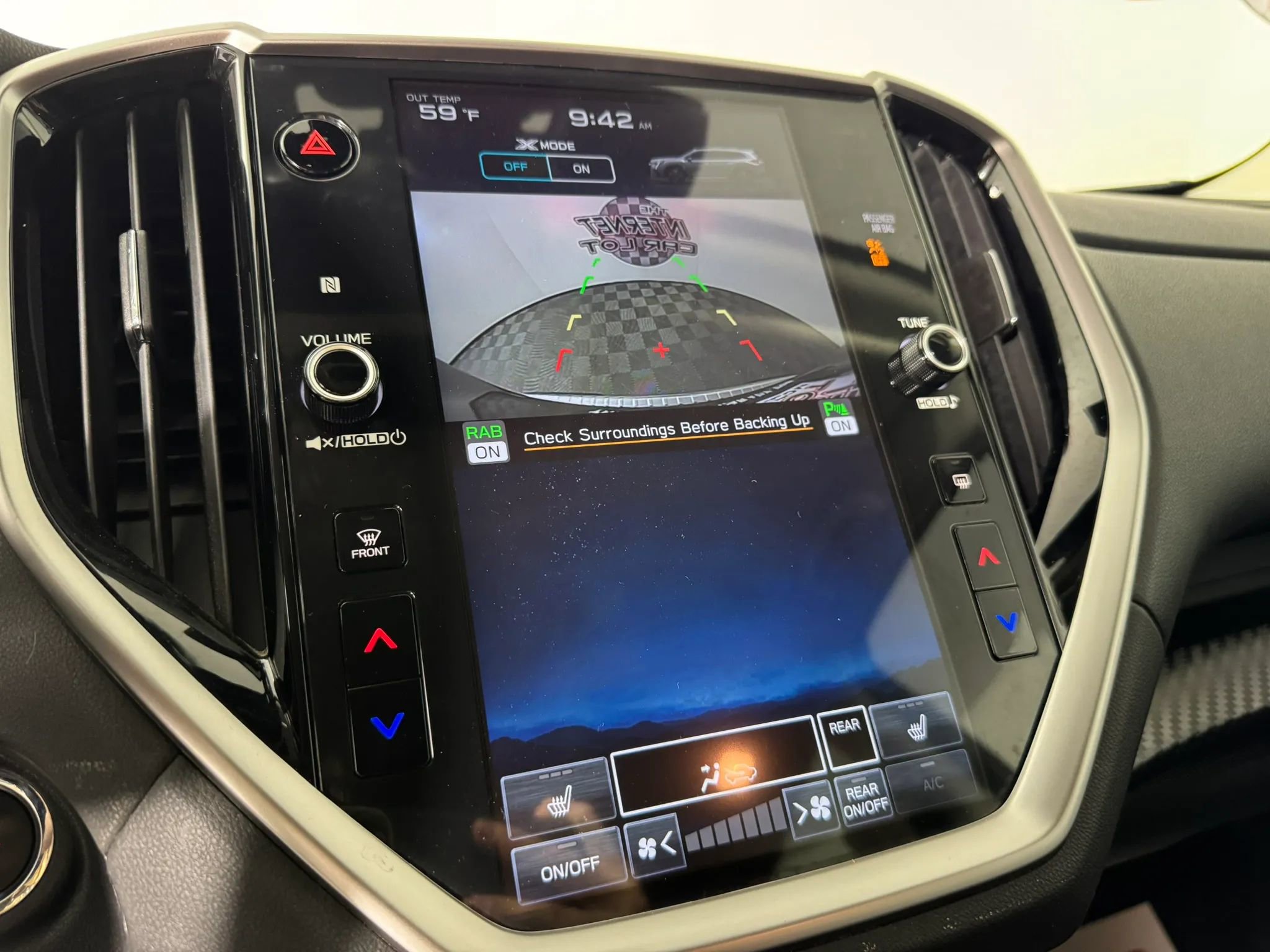 Used 2024 Subaru Ascent Premium w/ Convenience Package image 18