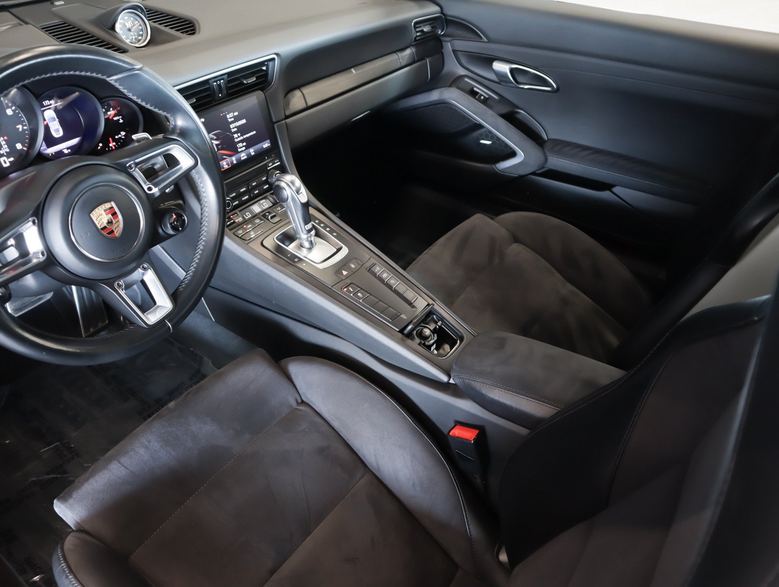 Used 2017 Porsche 911 Carrera GTS RWD image 28