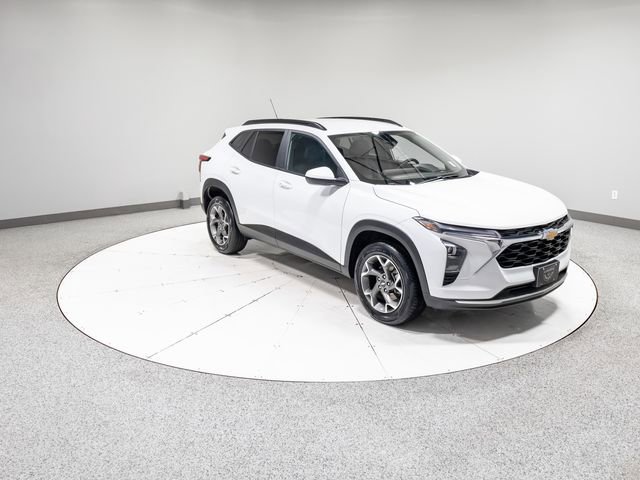 Used 2024 Chevrolet Trax LT w/ Driver Confidence Package image 28