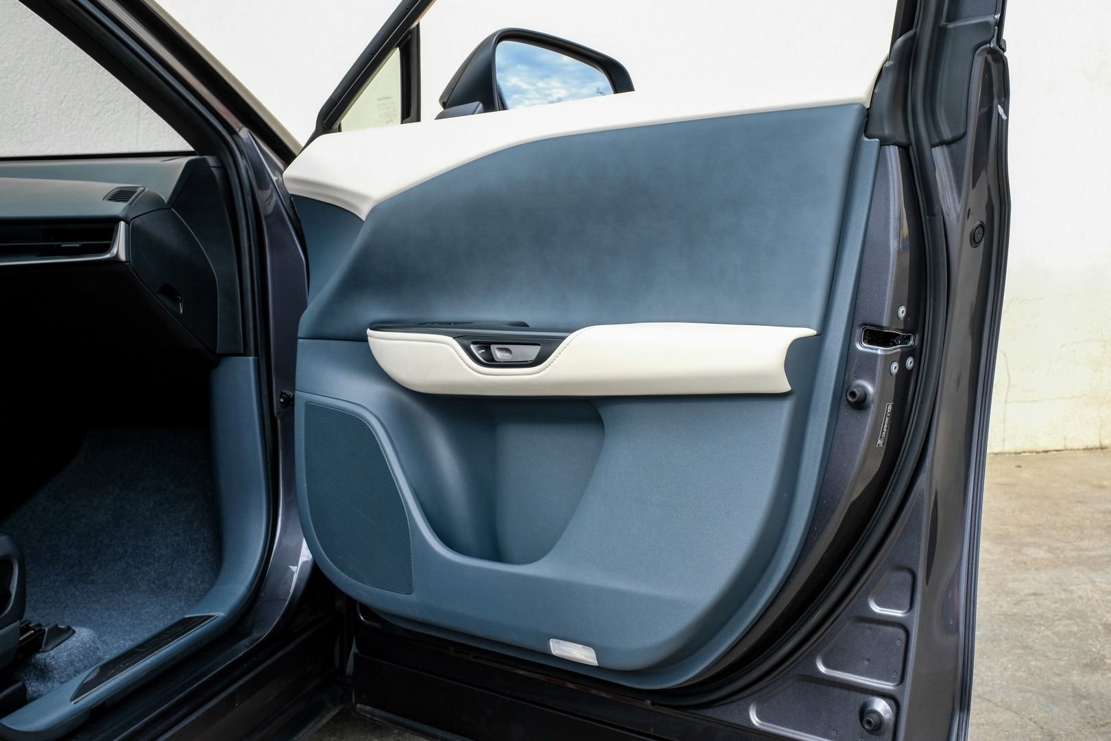 Used 2023 Lexus RZ 450e Premium w/ Technology Package image 40