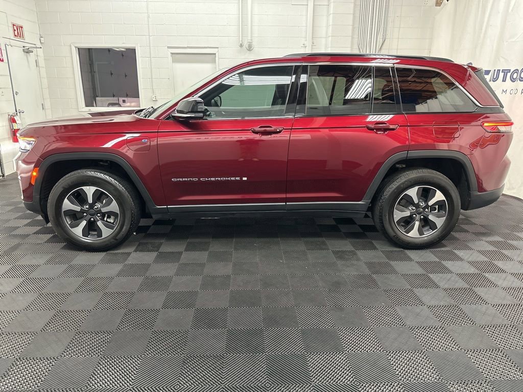 Used 2024 Jeep Grand Cherokee Limited 4xe image 6