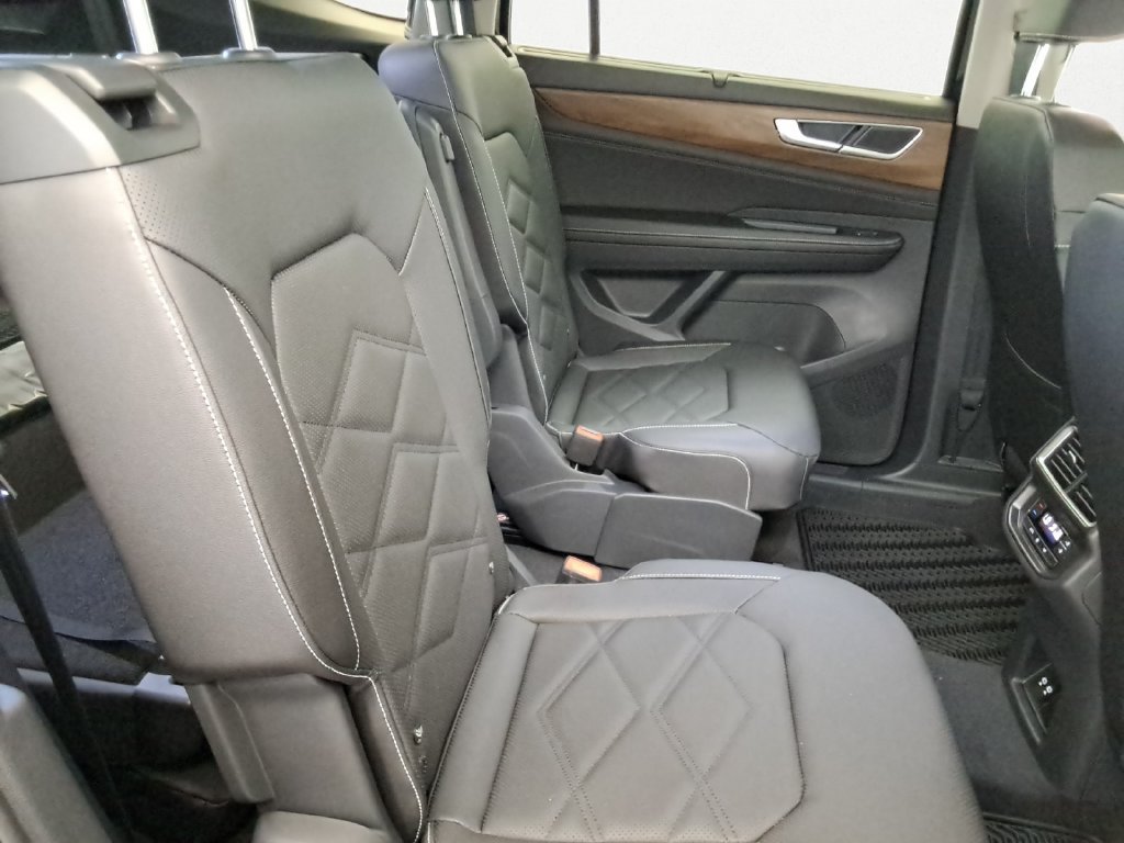 Used 2026 Volkswagen Atlas SE FWD image 15