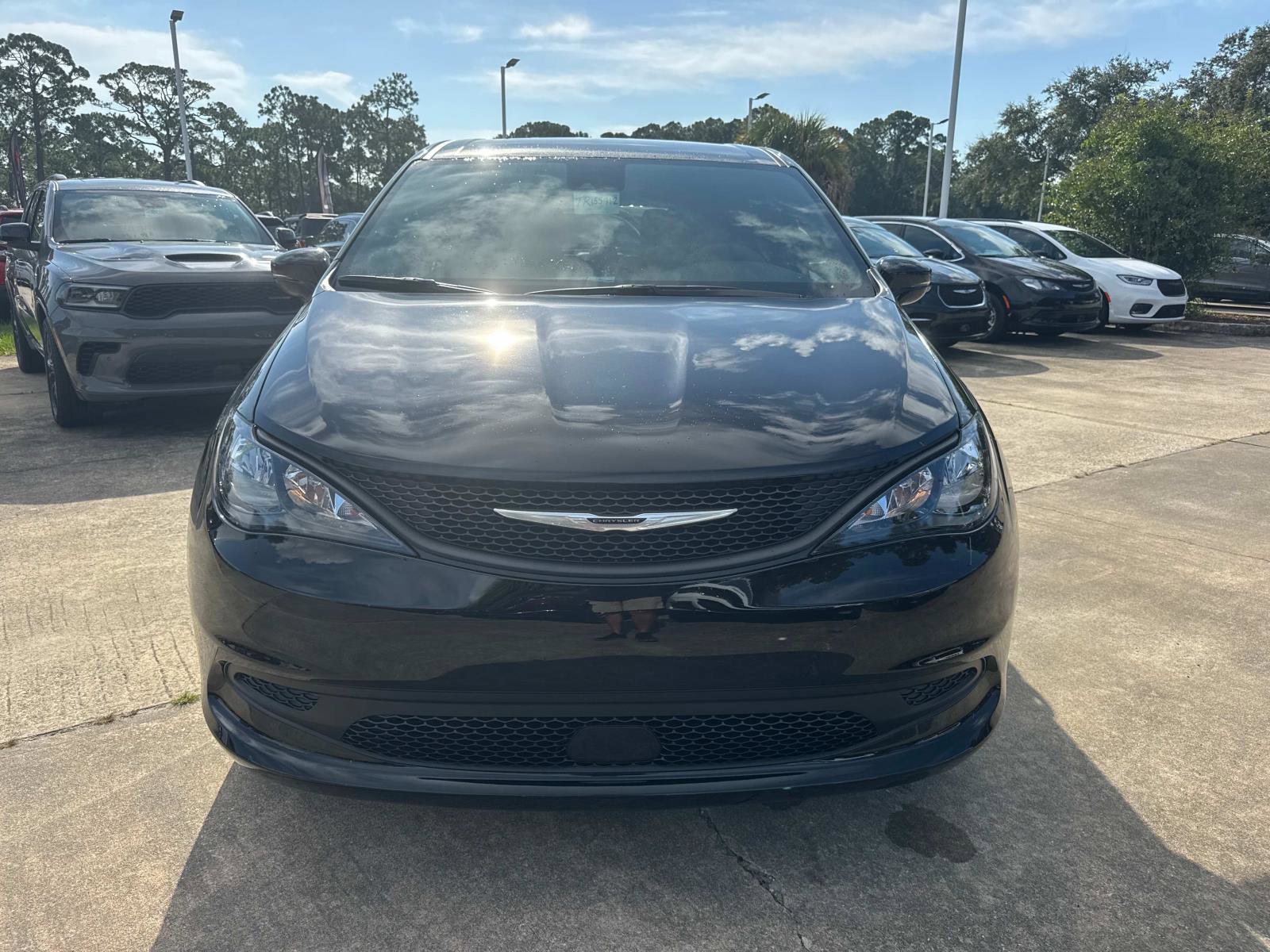 New 2026 Chrysler Voyager LX image 8