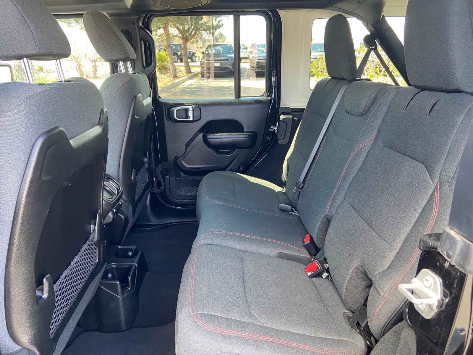 Used 2024 Jeep Wrangler Unlimited Rubicon AWD/4WD image 17