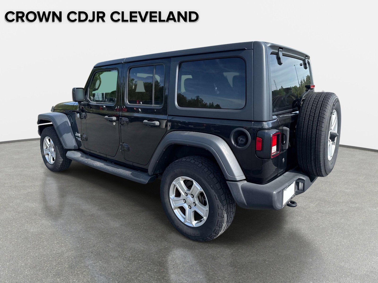 Used 2018 Jeep Wrangler Unlimited Sport S AWD/4WD image 6