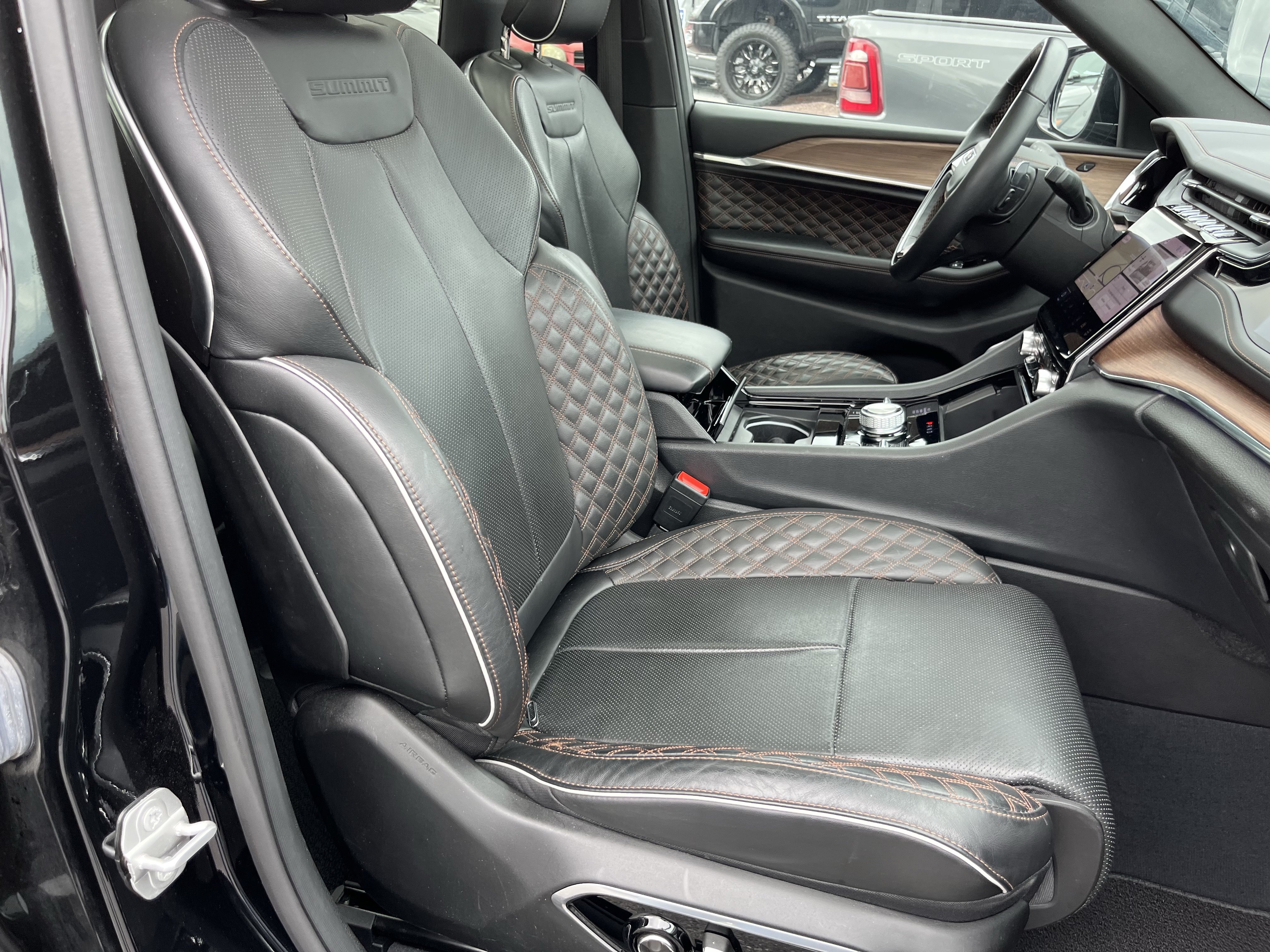 Used 2023 Jeep Grand Cherokee Summit w/ Advanced Protech Group IV AWD/4WD video 3