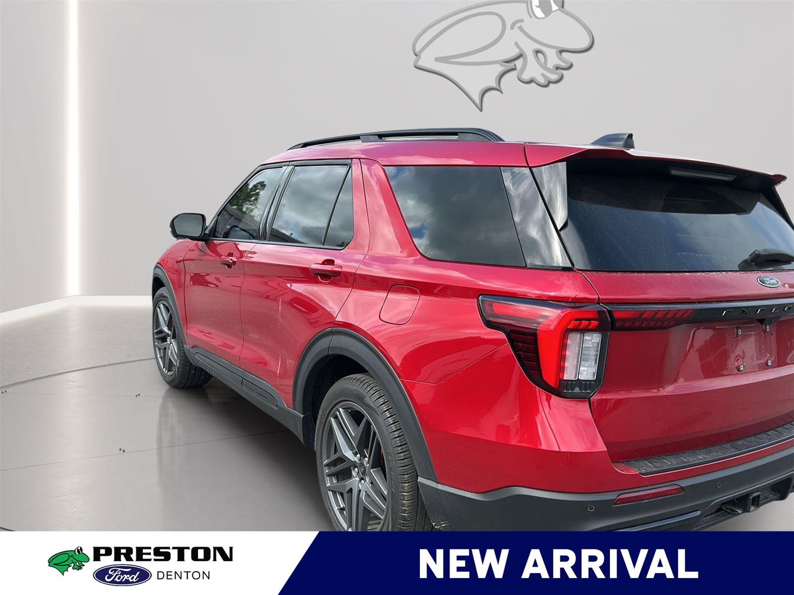 Used 2025 Ford Explorer ST AWD/4WD image 7
