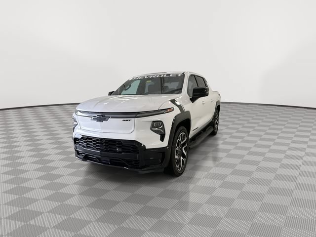 Certified 2025 Chevrolet Silverado EV RST AWD/4WD image 5