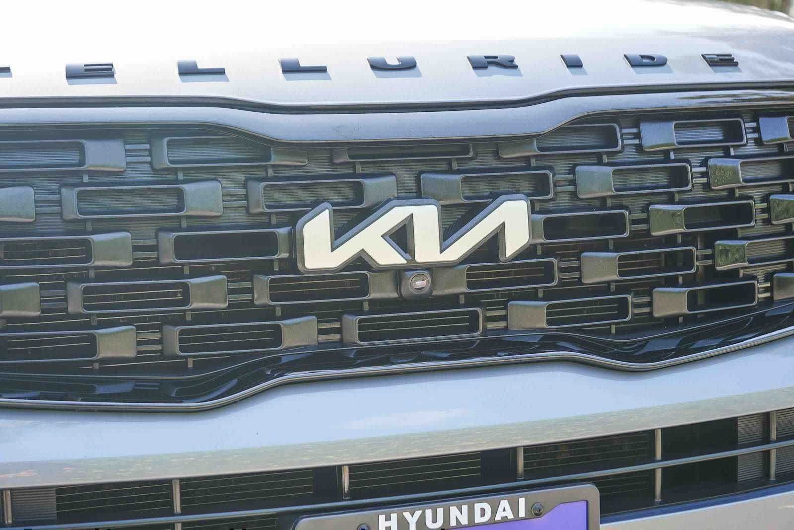 Used 2022 Kia Telluride SX w/ Nightfall Edition Package AWD/4WD image 11