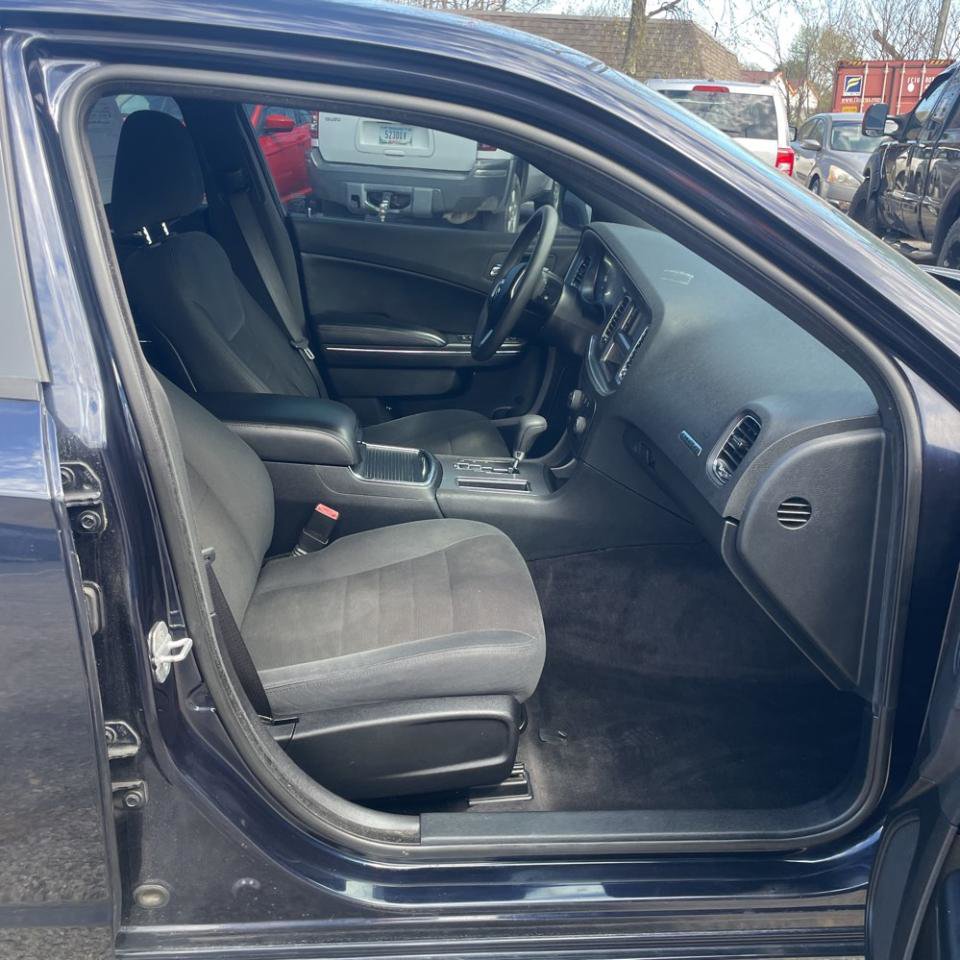 Used 2011 Dodge Charger SE RWD image 12