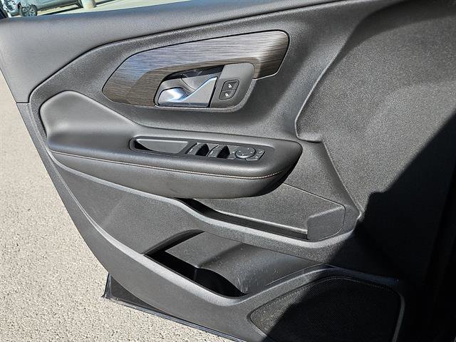 Used 2023 GMC Terrain SLE image 13