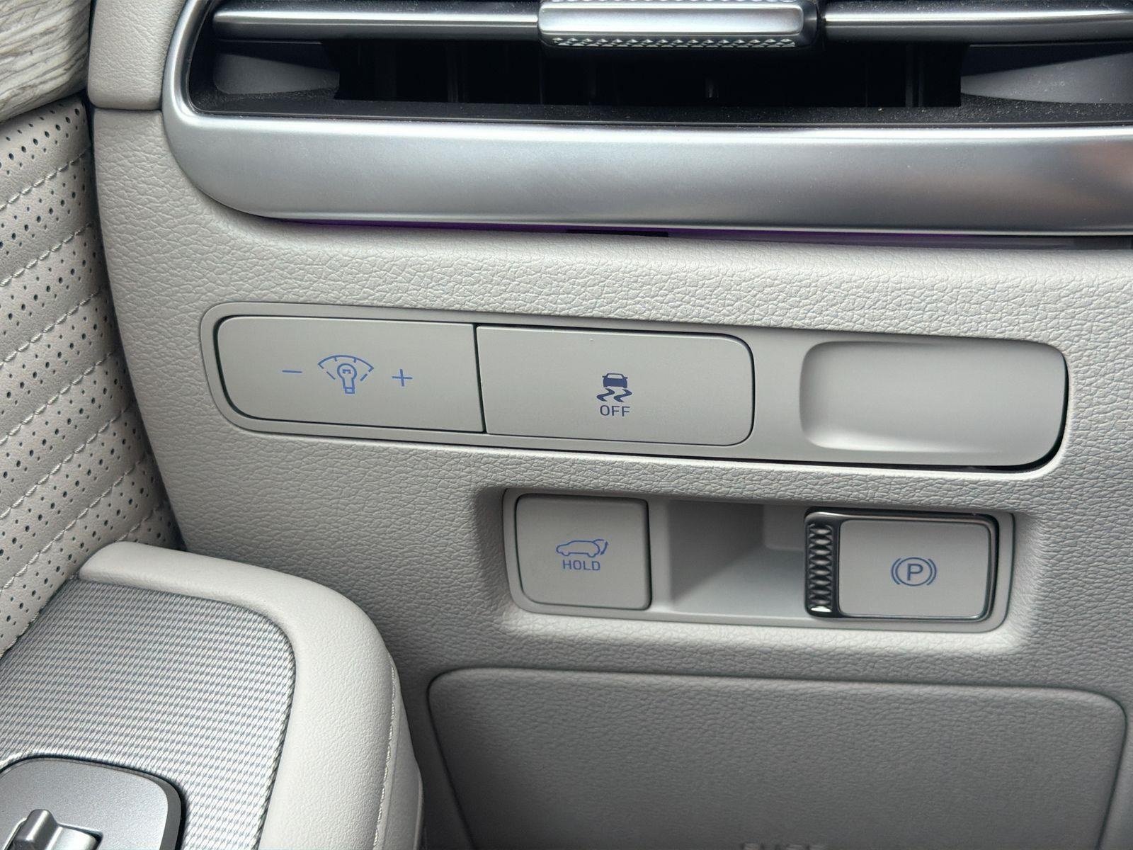 Used 2025 Hyundai Palisade Calligraphy FWD image 16