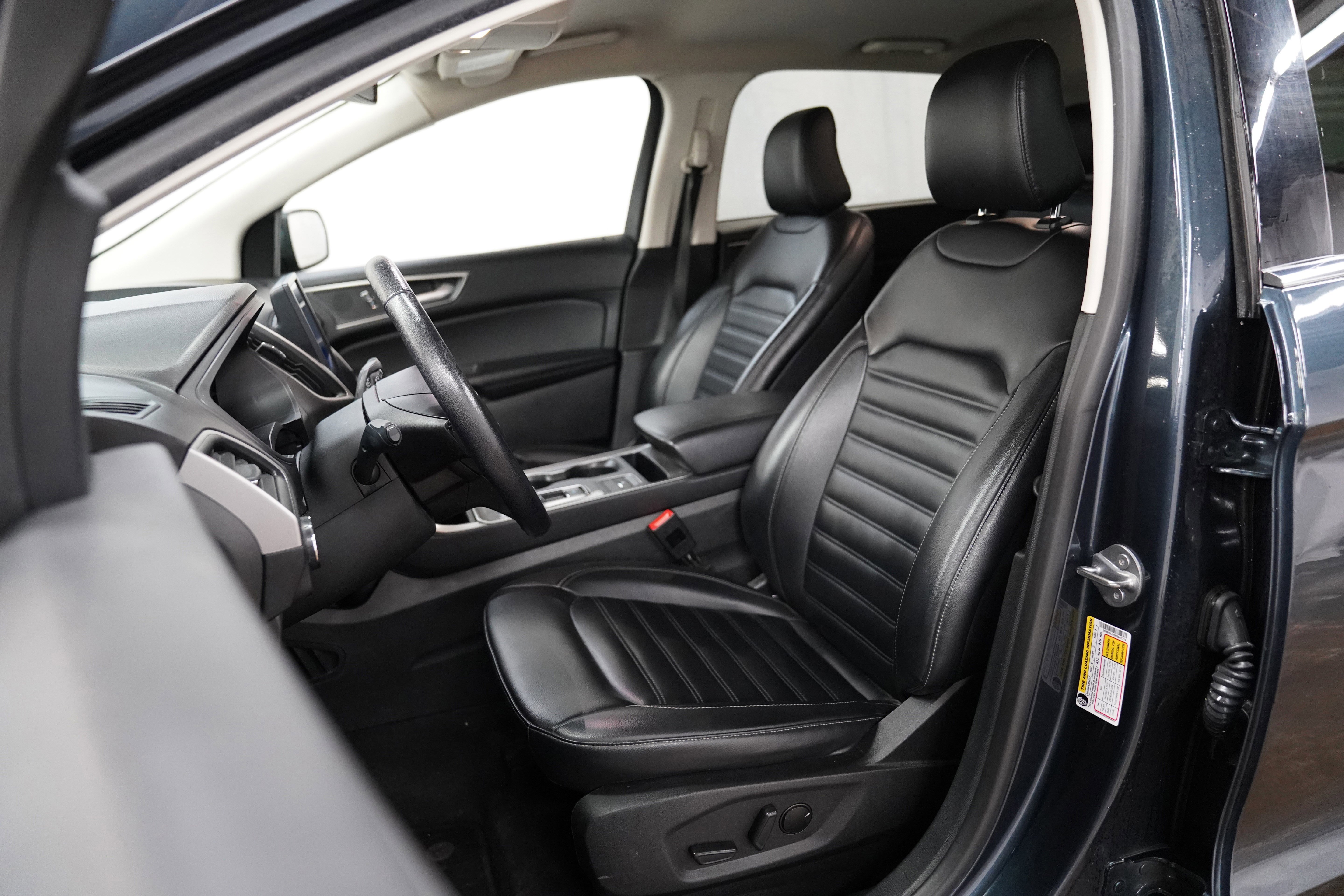 Used 2023 Ford Edge SEL image 4