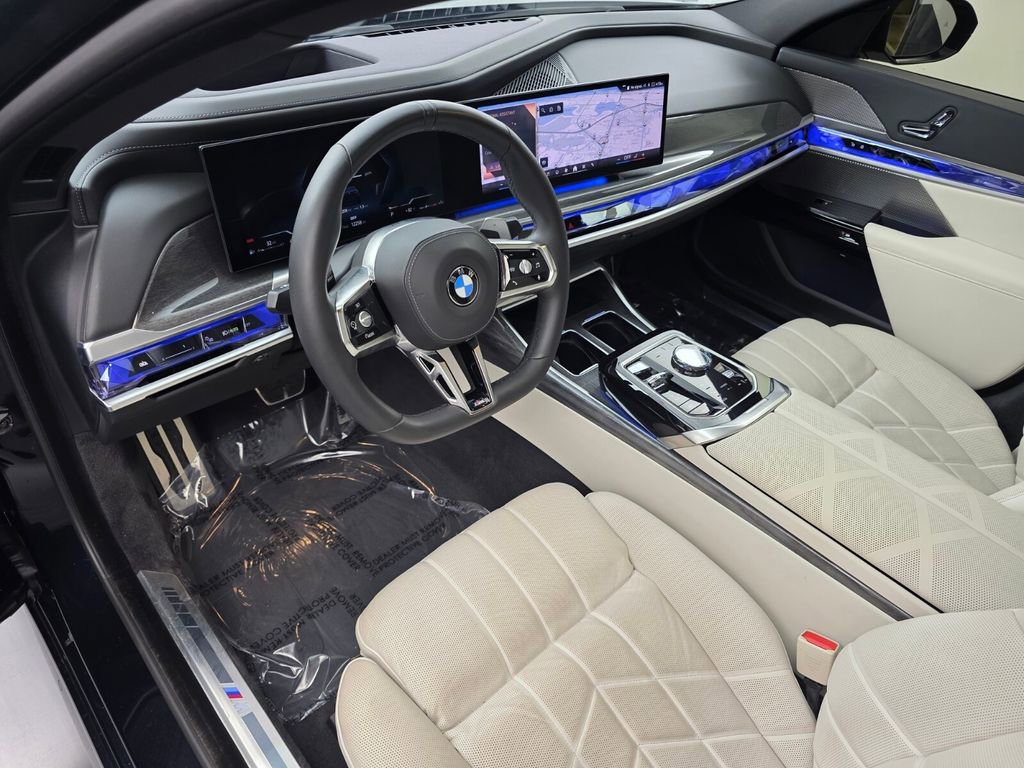Used 2024 BMW 760i xDrive w/ Executive Package image 11