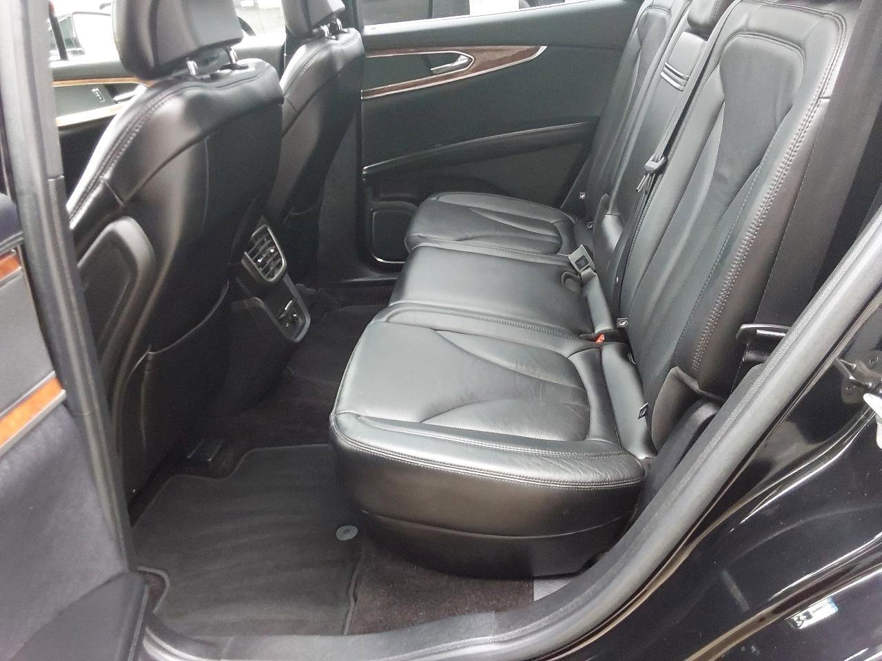 Used 2017 Lincoln MKX Reserve image 27