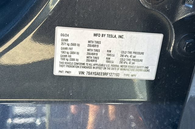 Used 2024 Tesla Model Y Long Range AWD/4WD image 36