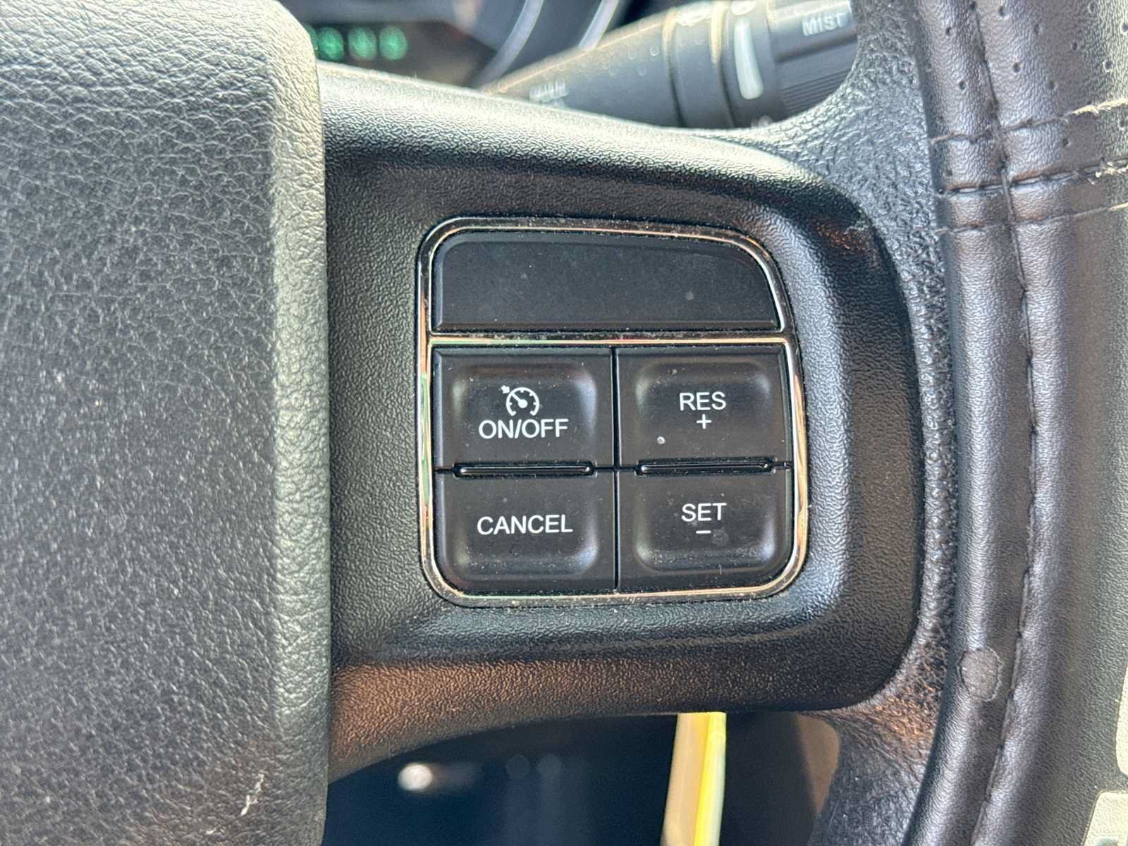 Used 2013 Dodge Avenger SE FWD image 15
