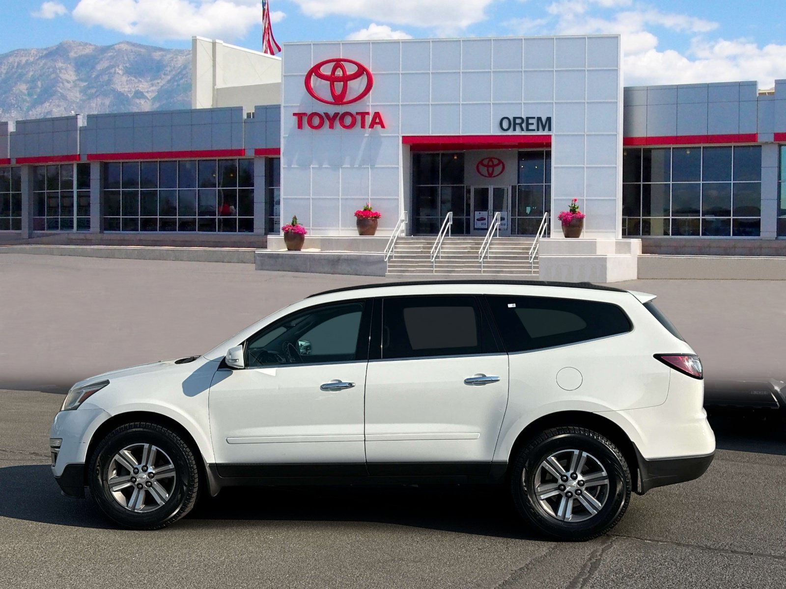 Used 2017 Chevrolet Traverse LT FWD image 6