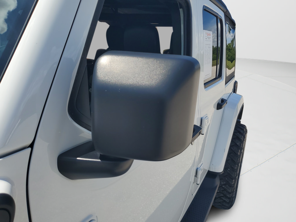 Used 2021 Jeep Wrangler Unlimited Sahara w/ Cold Weather Group AWD/4WD image 29