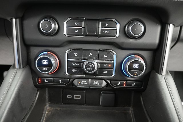 Used 2023 Chevrolet Suburban LT AWD/4WD image 16