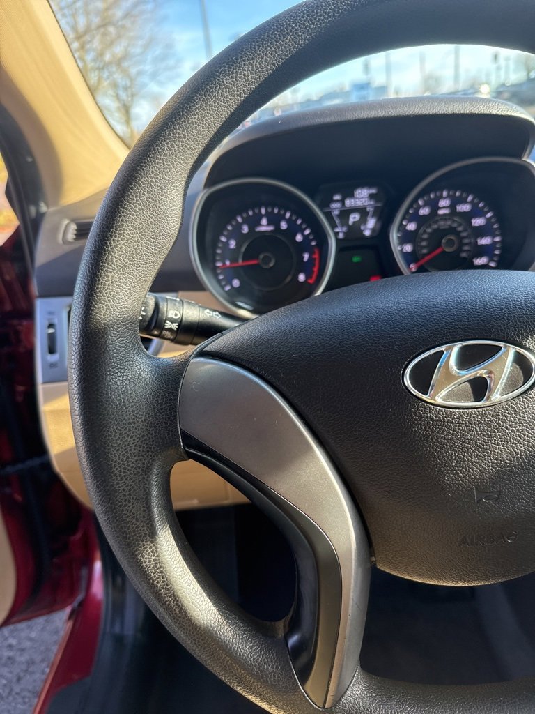 Used 2013 Hyundai Elantra GLS image 29