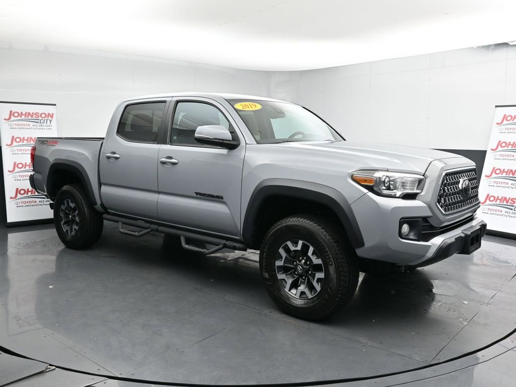 Used 2019 Toyota Tacoma TRD Off-Road image 2