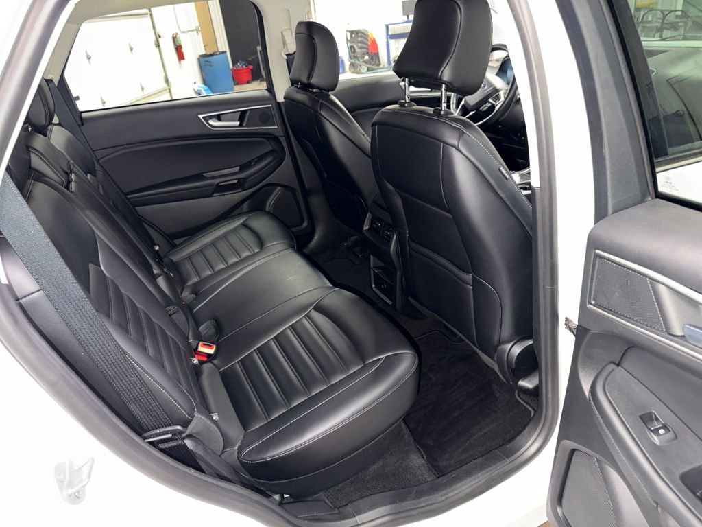 Used 2024 Ford Edge SEL image 17