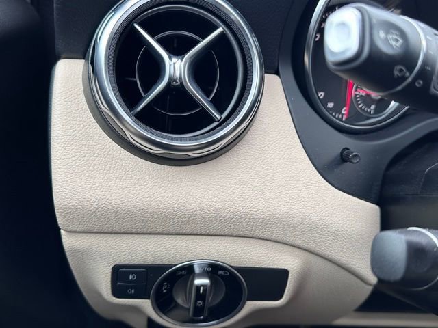 Used 2019 Mercedes-Benz GLA 250 4MATIC image 15