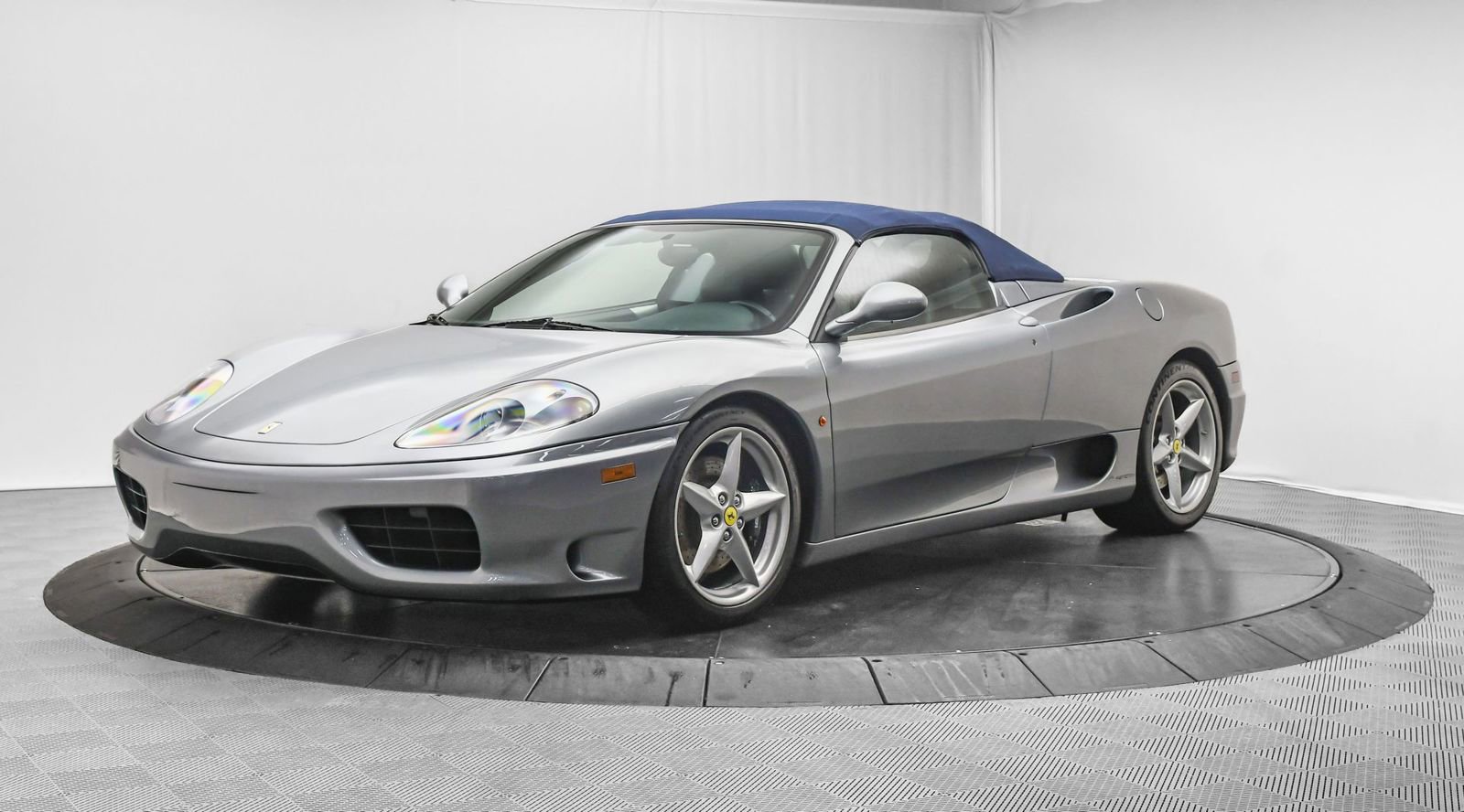 Used 2004 Ferrari 360 Spider RWD image 2