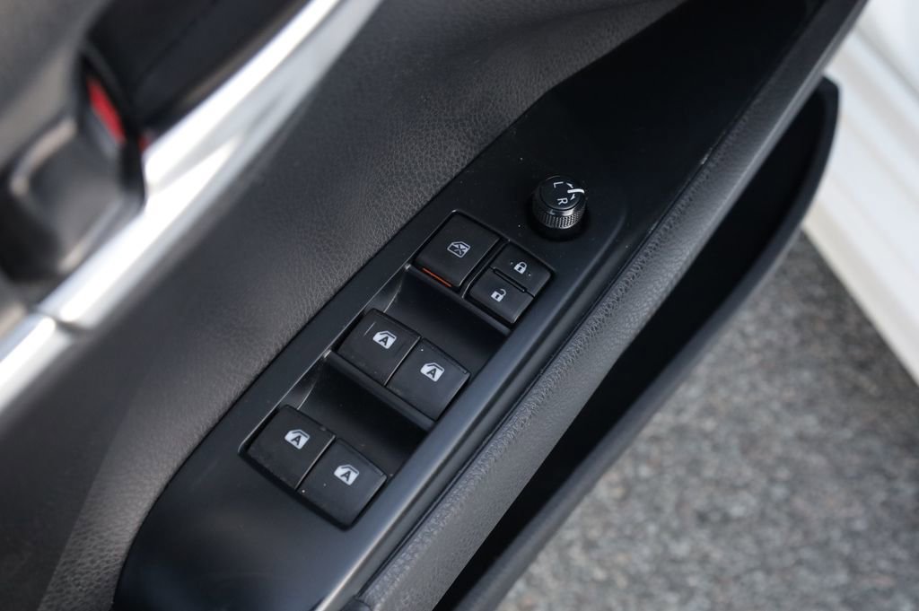 Used 2019 Toyota Camry SE image 22