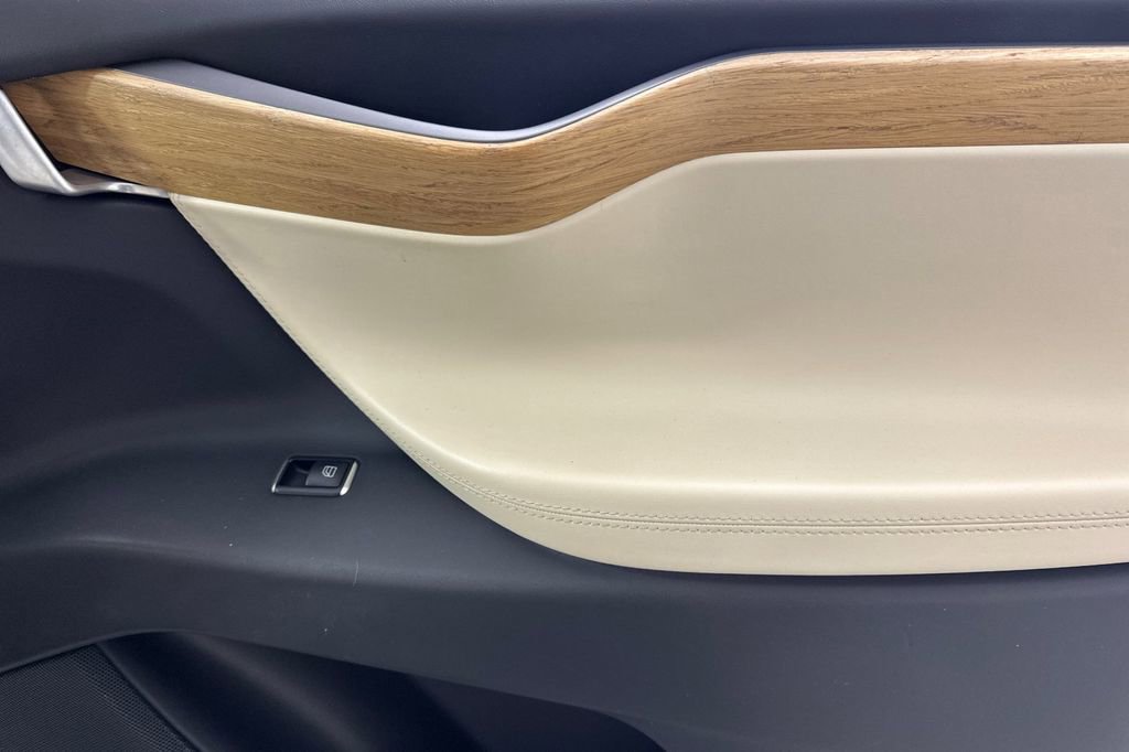 Used 2019 Tesla Model X Long Range image 20