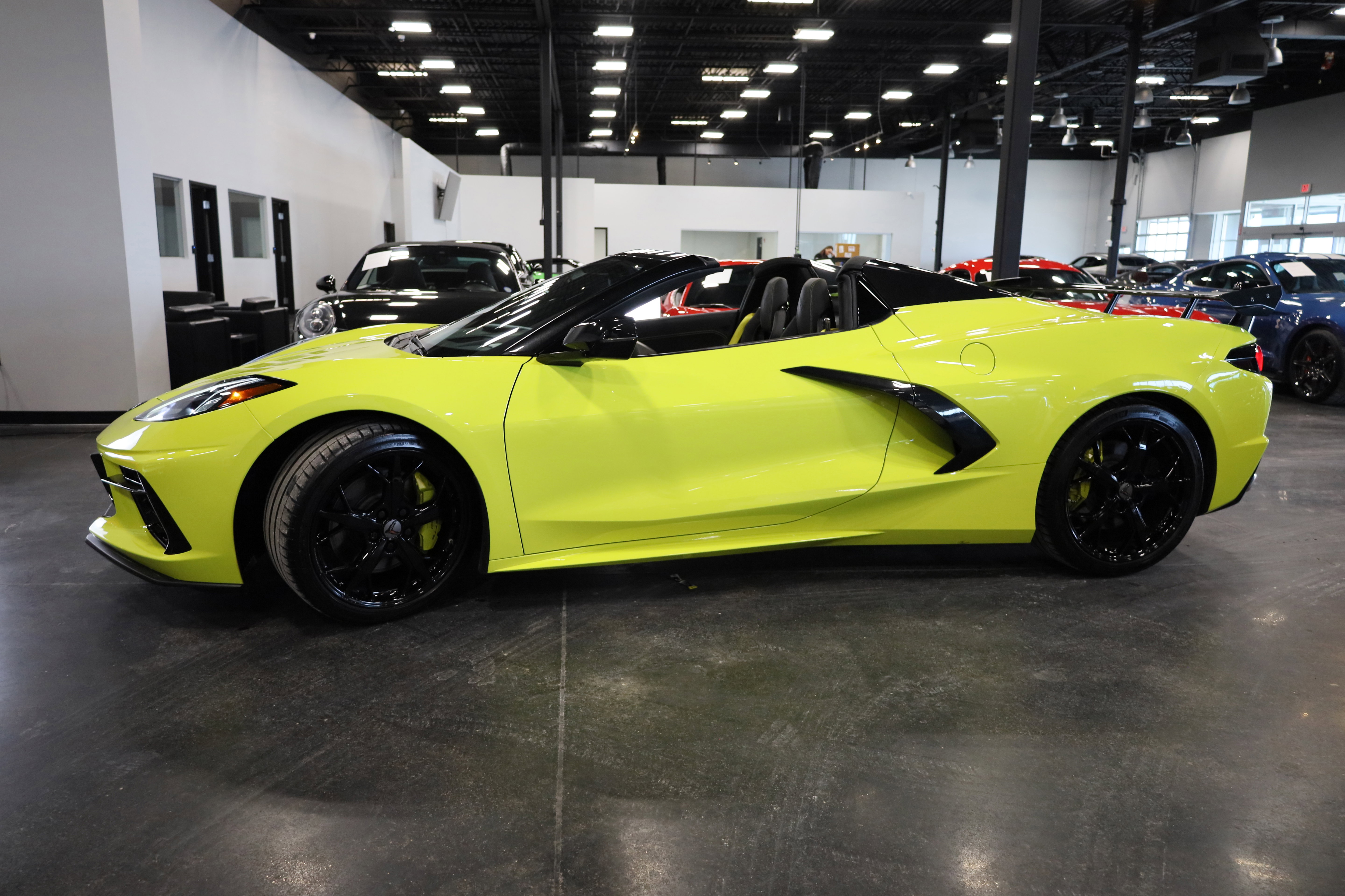 Used 2022 Chevrolet Corvette Stingray Premium Conv w/ Z51 Performance Package image 11
