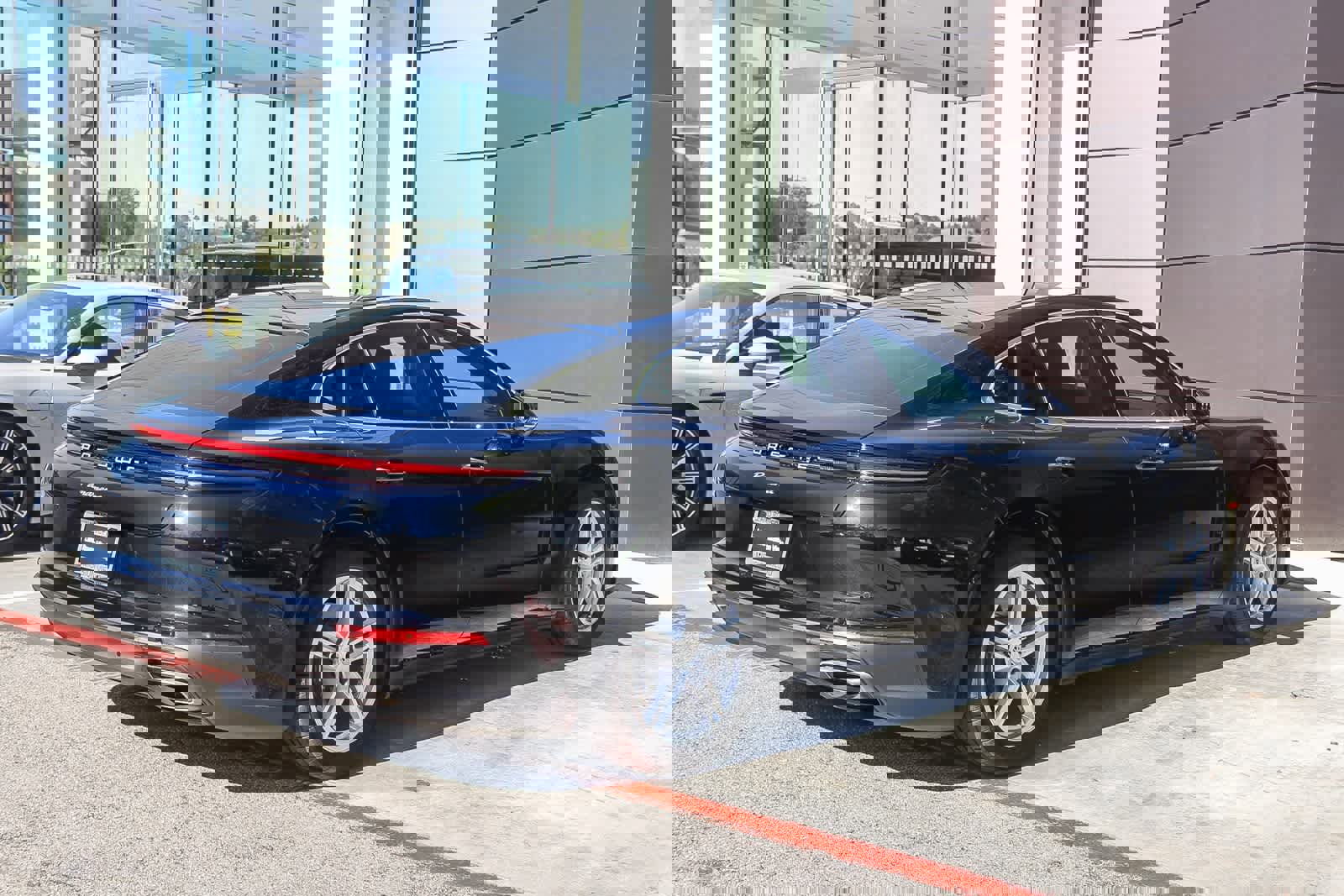 Used 2025 Porsche Panamera 4 image 7