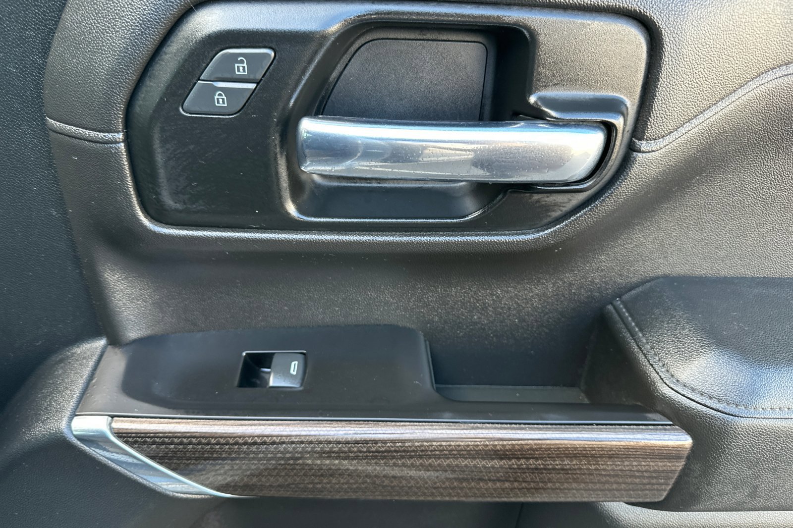Used 2020 Chevrolet Silverado 1500 LT AWD/4WD image 20