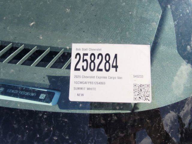 New 2025 Chevrolet Express 2500 w/ Driver Convenience Package RWD image 29