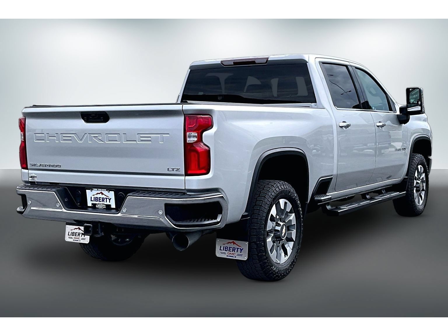 Used 2023 Chevrolet Silverado 3500 LTZ AWD/4WD image 6
