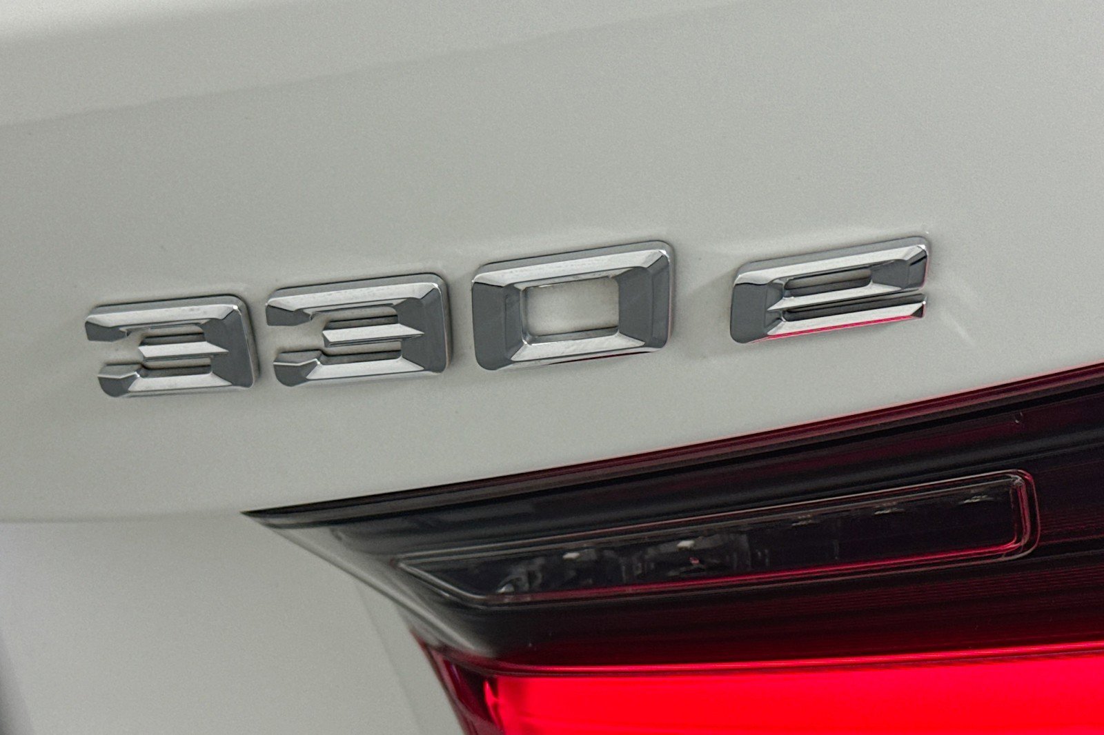 Used 2023 BMW 330e w/ M Sport Package image 9