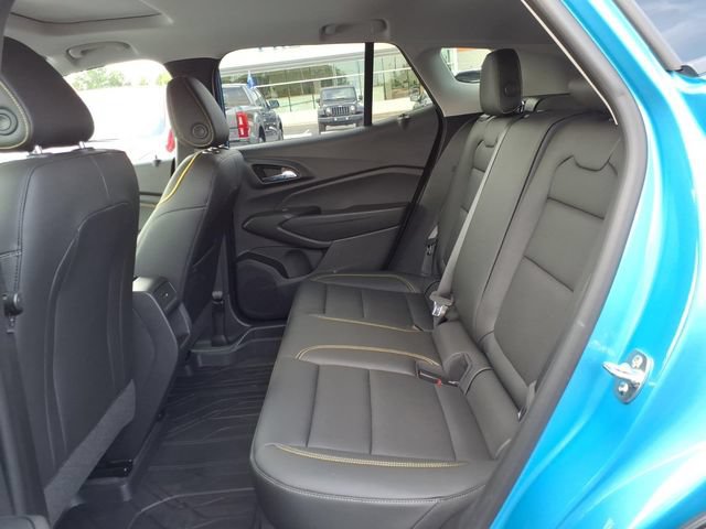 Used 2025 Chevrolet Trax ACTIV w/ Sunroof Package FWD image 9