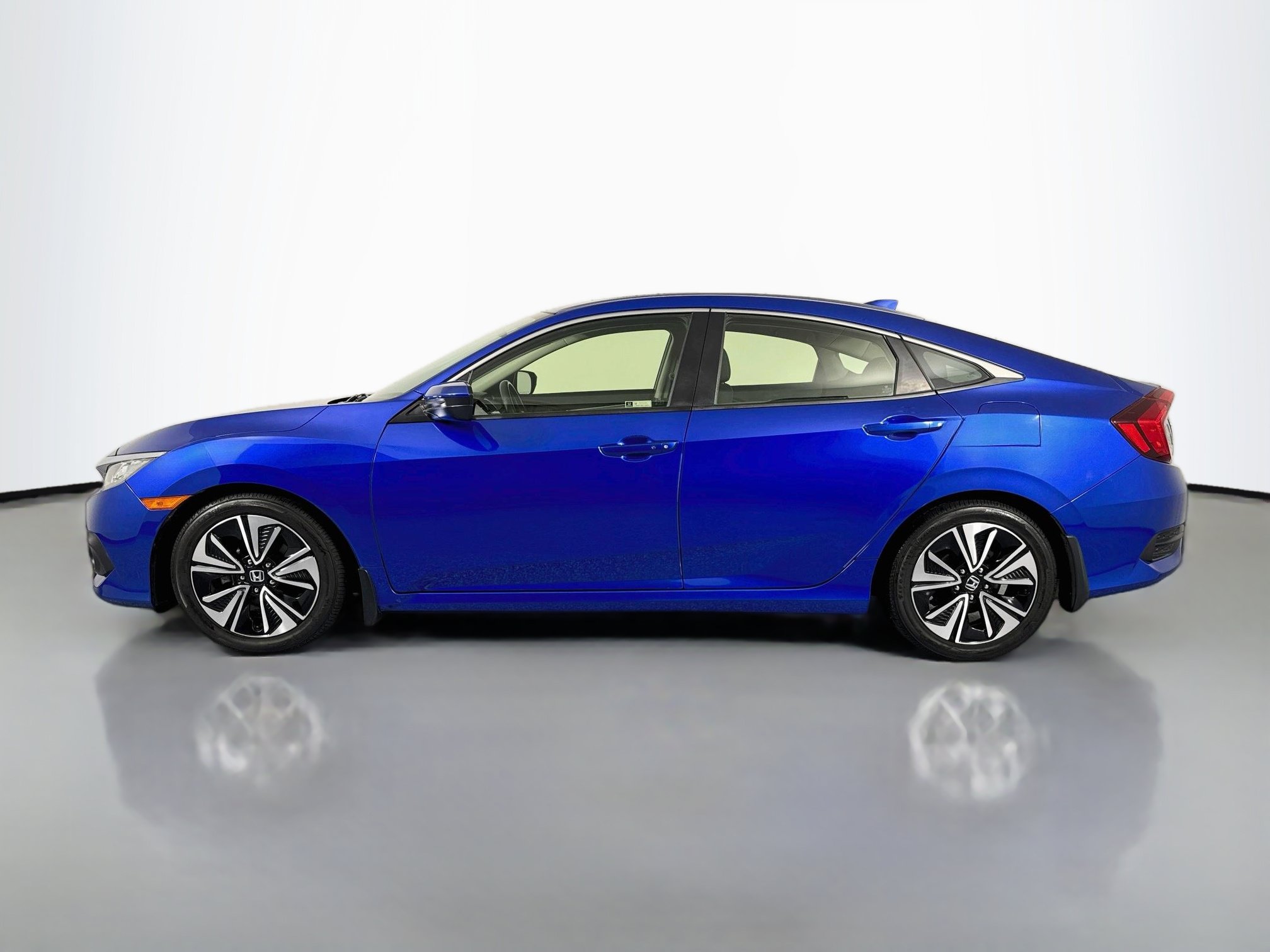 Certified 2018 Honda Civic EX-T image 8