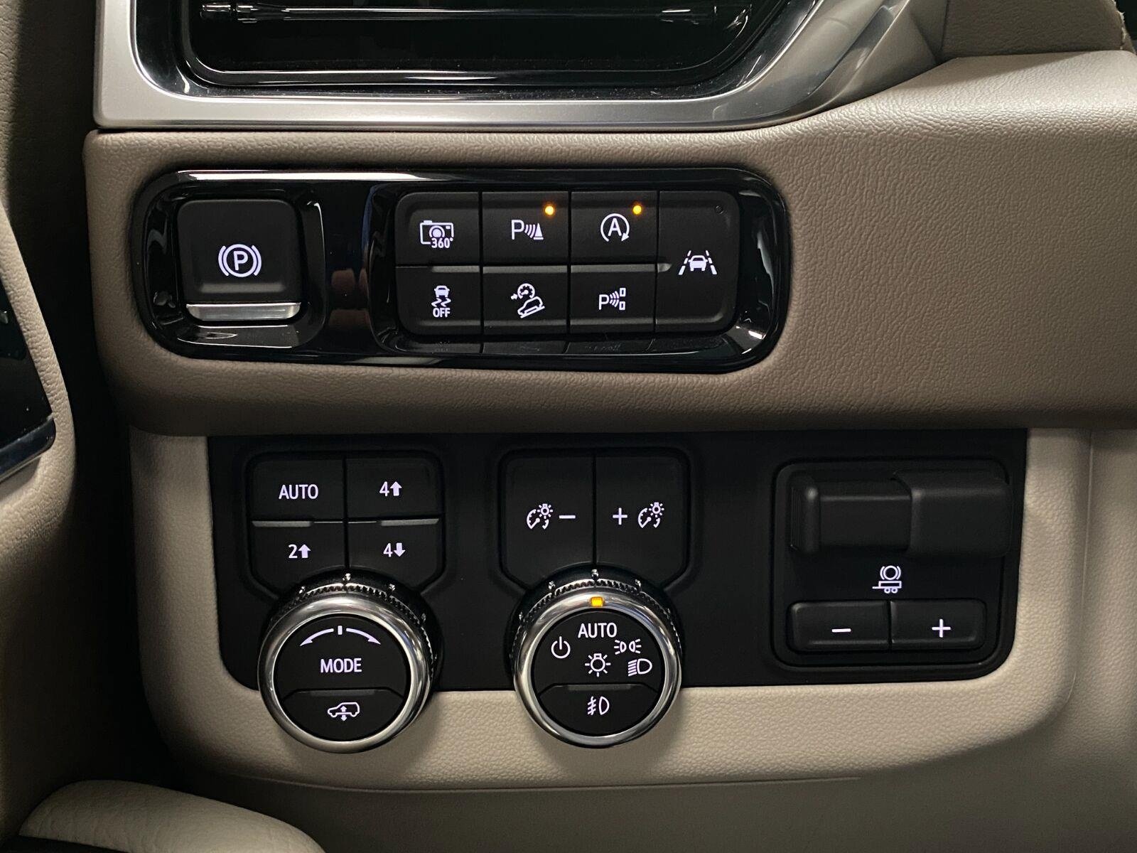 Used 2026 GMC Yukon Denali w/ Denali Reserve Package AWD/4WD image 16