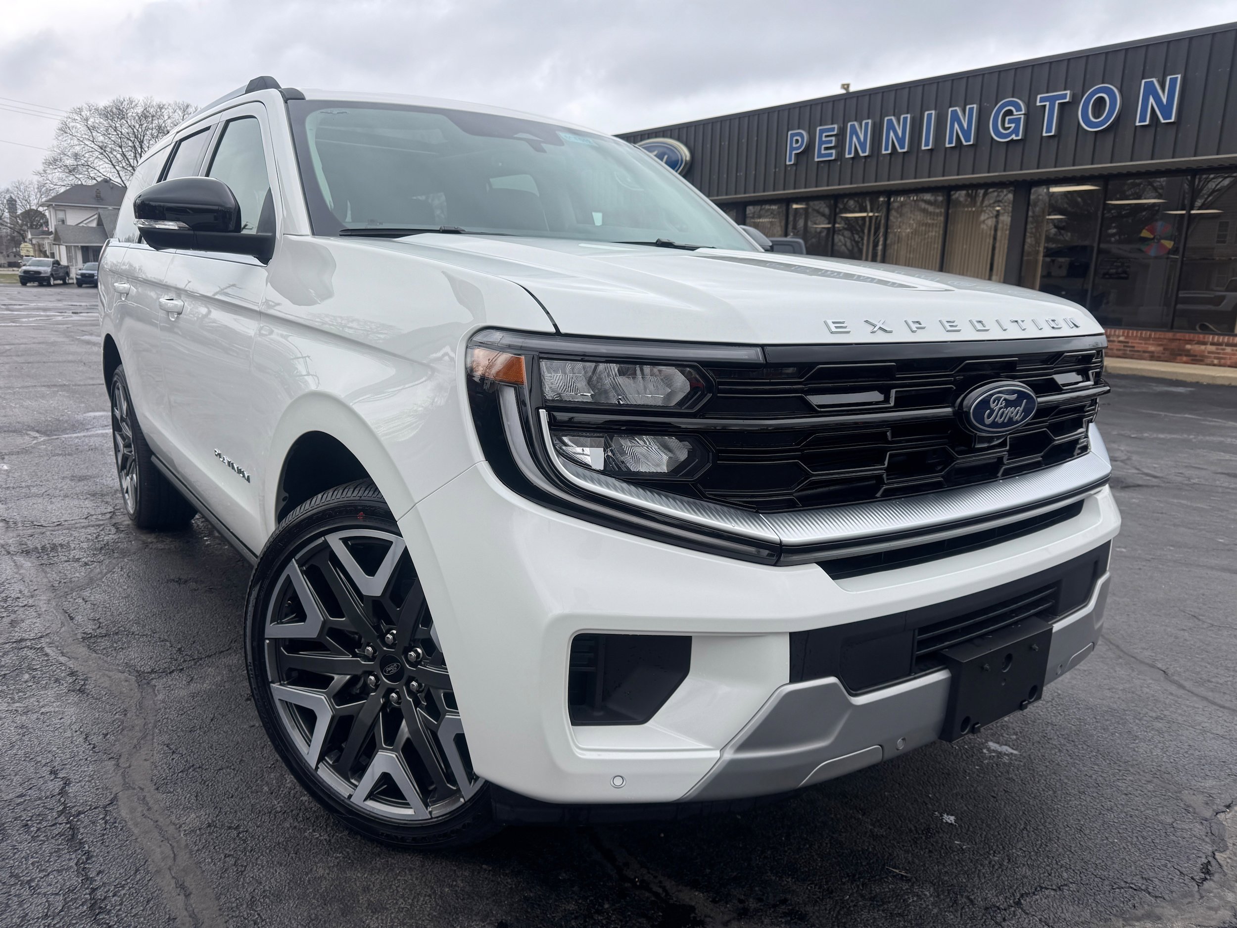 New 2026 Ford Expedition Platinum w/ Platinum Ultimate Package
