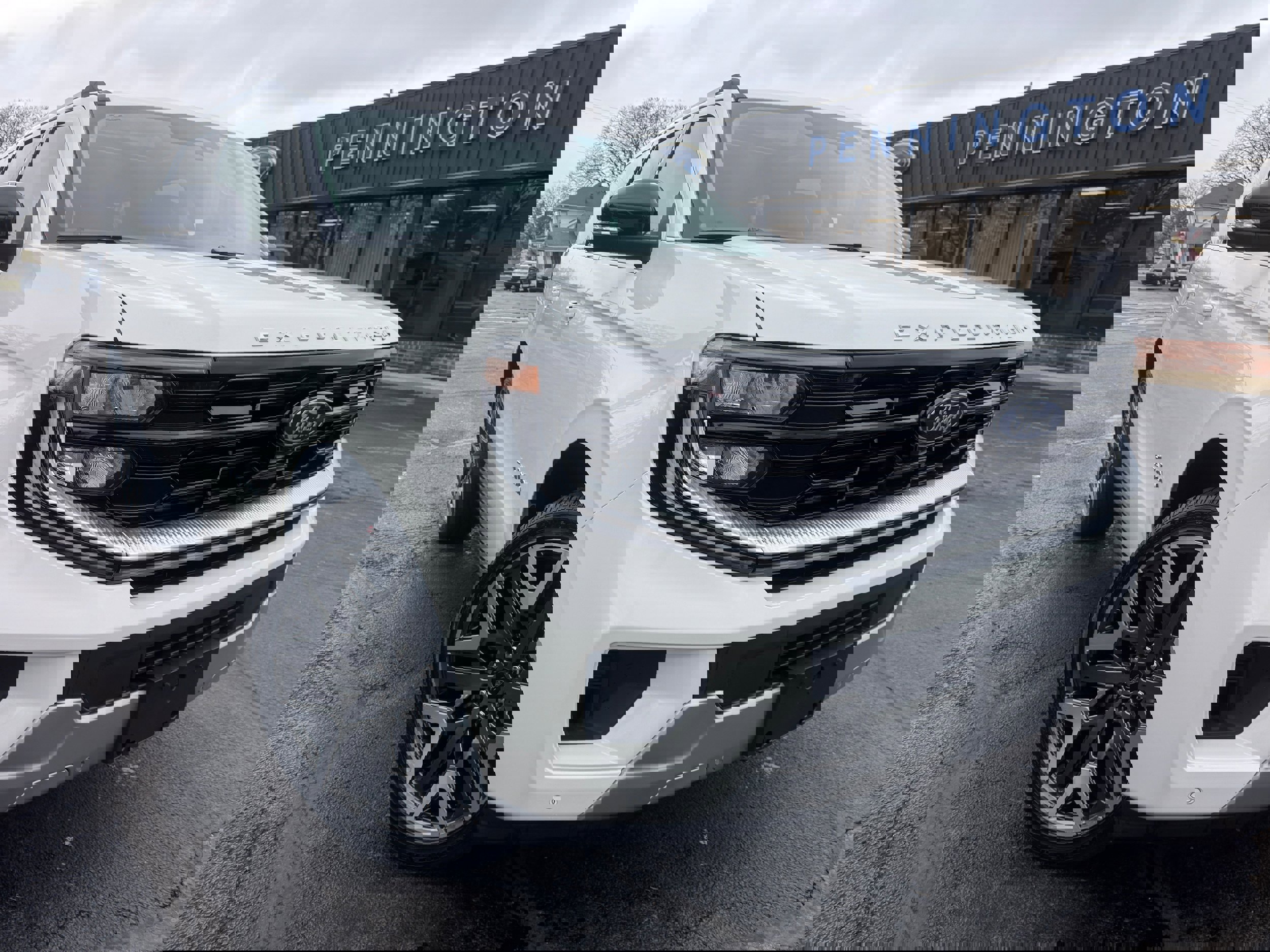 New 2026 Ford Expedition Platinum w/ Platinum Ultimate Package image 1